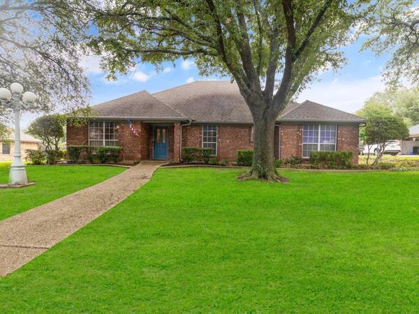 923 Canyon Drive, Cleburne, TX 76033