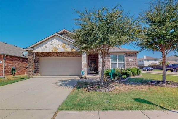 8629 Yosemite Trail, Aubrey, TX 76227