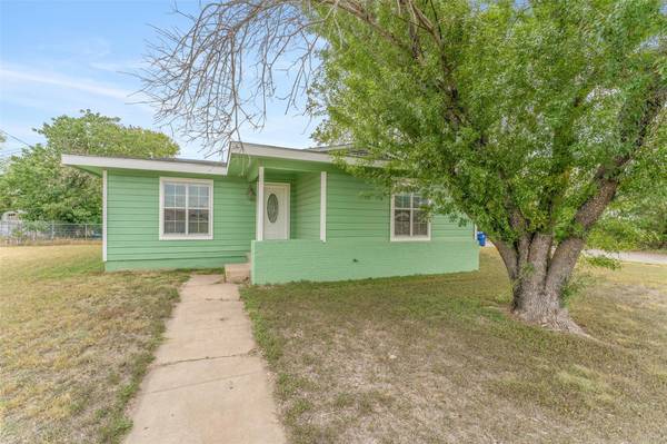 2714 Vine Street,  Brownwood,  TX 76801