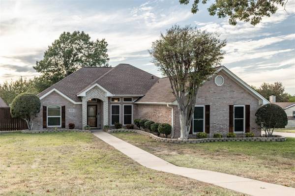 2110 Ridgecrest Drive, Weatherford, TX 76087