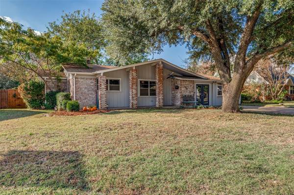 240 Palomino Drive, Saginaw, TX 76179