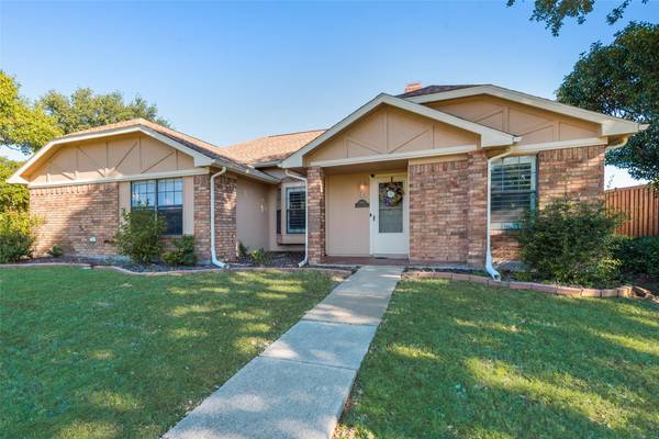 2902 Palisades Drive, Carrollton, TX 75007