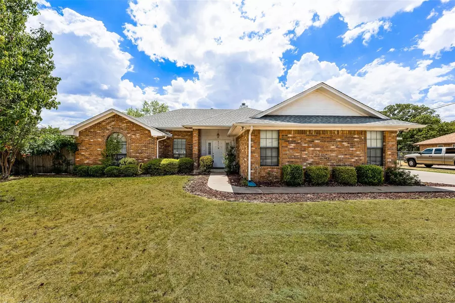 3916 View Point Drive, Granbury, TX 76048