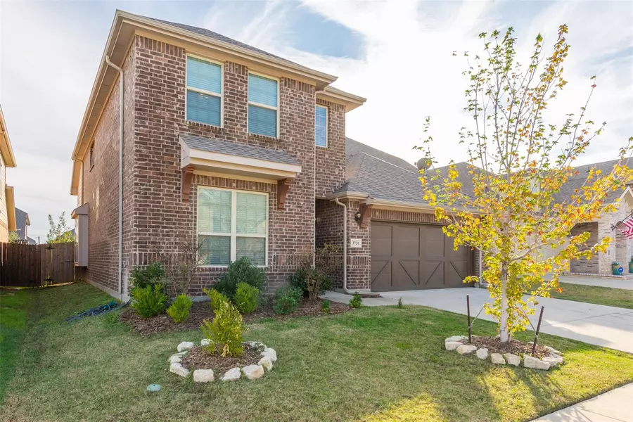 3720 Fossil Tree Lane, Fort Worth, TX 76244