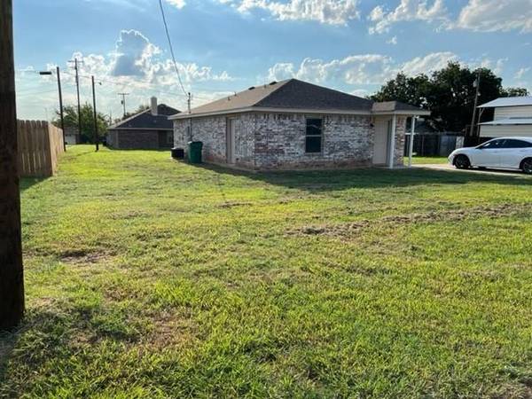 1208 Kay Drive, Olney, TX 76374