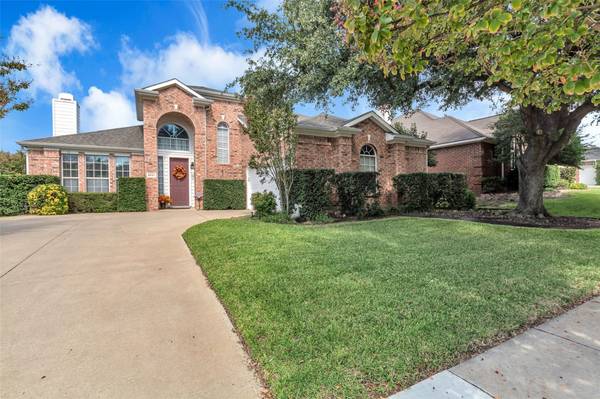 8021 Mount Shasta Circle, Fort Worth, TX 76137