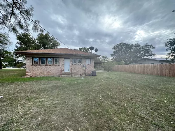 Clyde, TX 79510,518 Sandy Lane