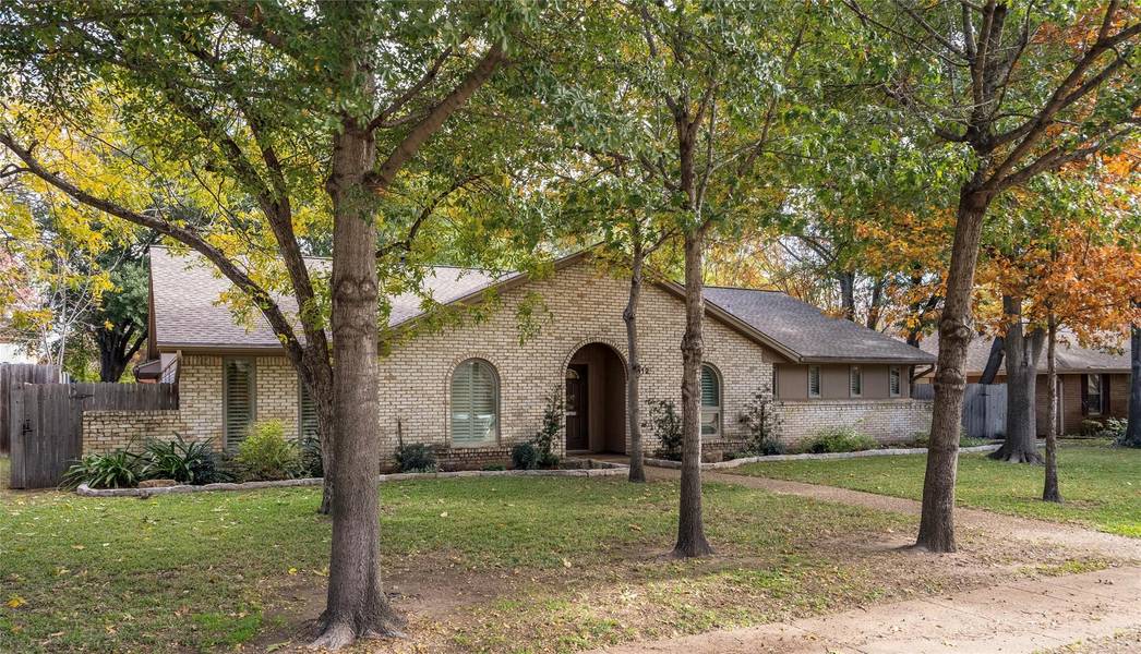 612 Tanglewood Drive S, Irving, TX 75061