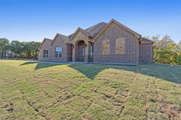 161 Lavender Lane, Springtown, TX 76082