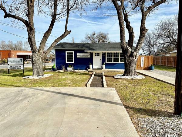 401 S Birch Street, Springtown, TX 76082