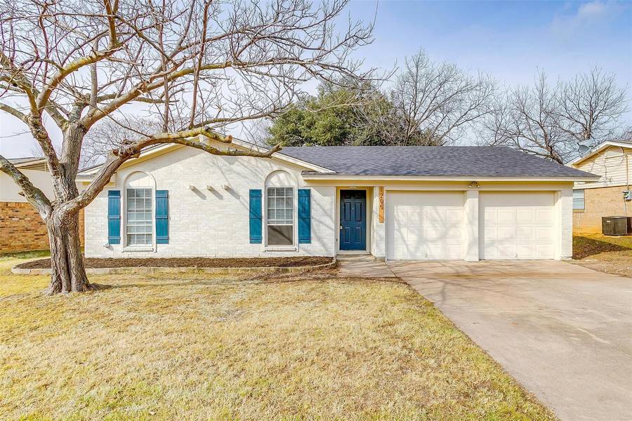 1205 Winchester Way, Bedford, TX 76022