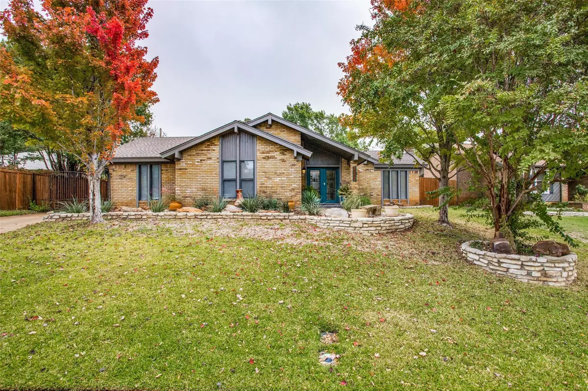 Arlington, TX 76011,2307 Country Green Lane