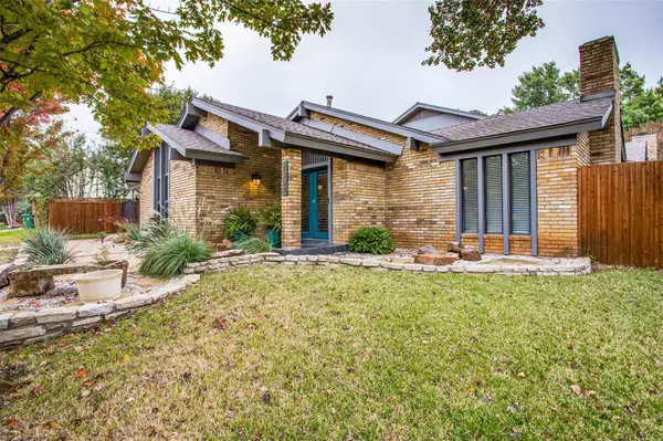 Arlington, TX 76011,2307 Country Green Lane