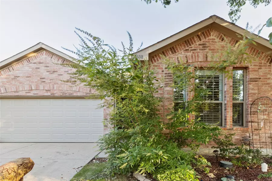 5608 Starwood Court, Fort Worth, TX 76137