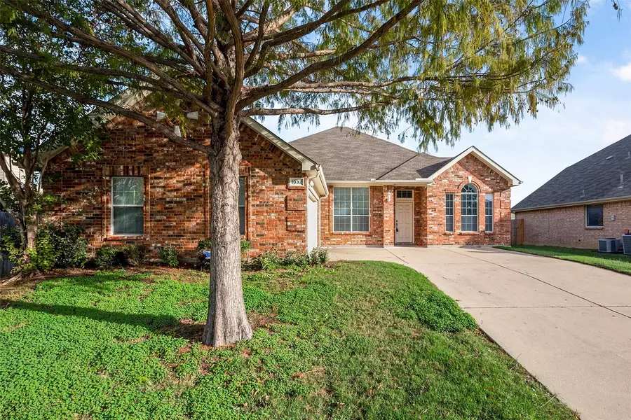 1032 Fleetwood Cove Drive, Grand Prairie, TX 75052