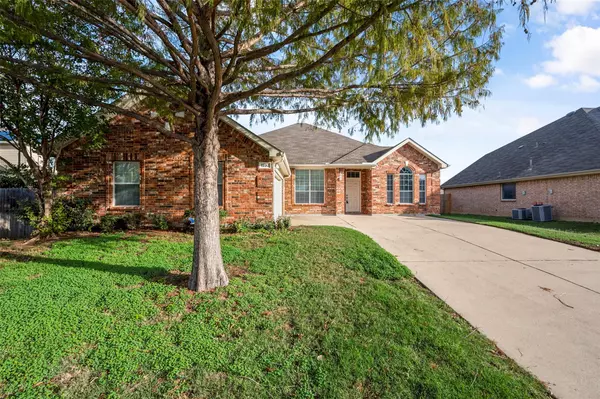 Grand Prairie, TX 75052,1032 Fleetwood Cove Drive