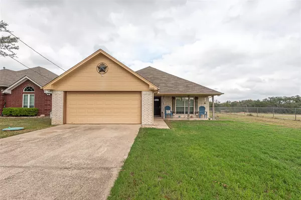 1002 Keechi Street, Weatherford, TX 76086