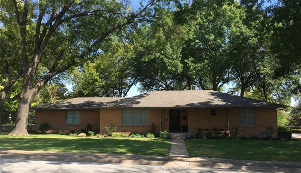 600 Vince Lane, Desoto, TX 75115