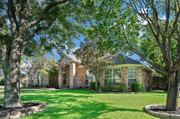 208 Old Gate Lane, Sunnyvale, TX 75182