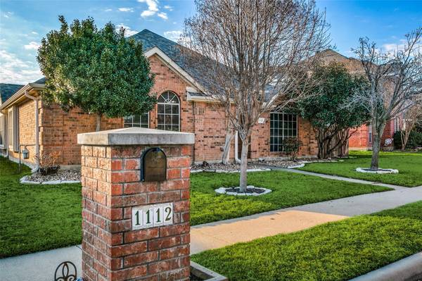 1112 Kelly Lane, Lewisville, TX 75077