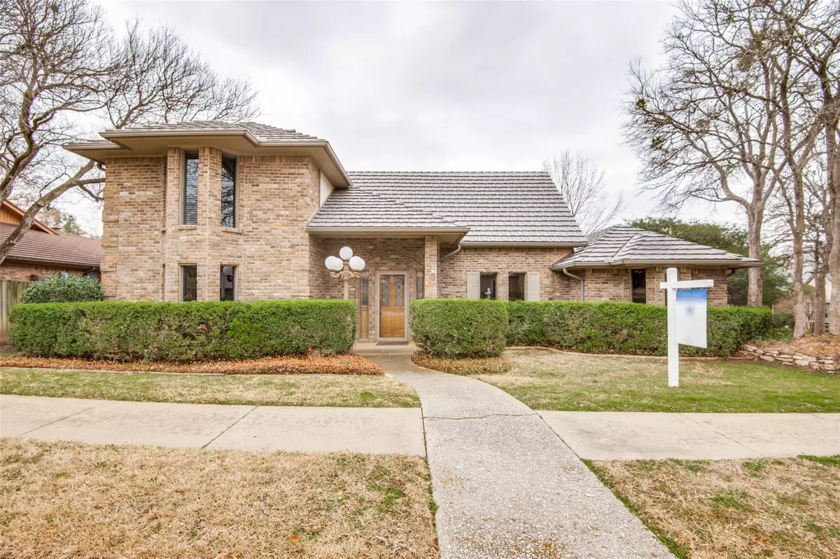 Bedford, TX 76022,28 Linderhof Circle