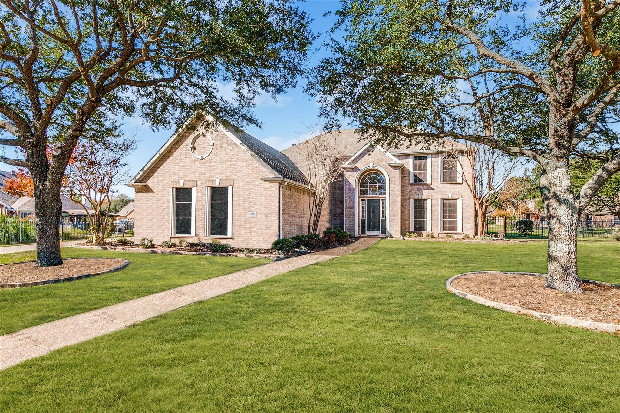 209 Stanford Court, Heath, TX 75032