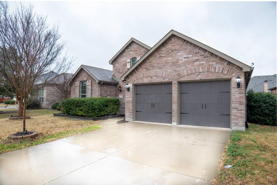 1105 Grimes Drive, Forney, TX 75126