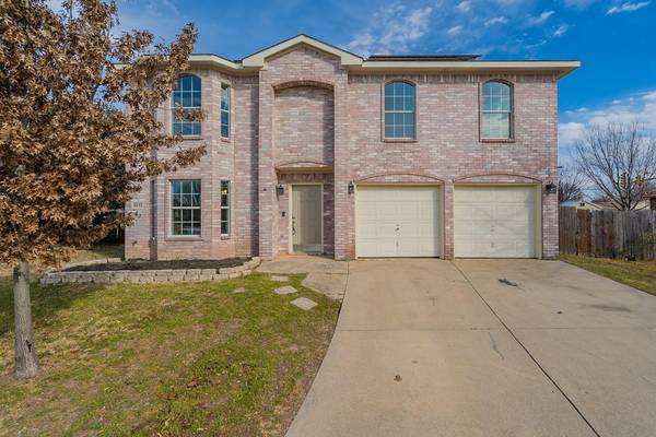 8532 Three Bars Drive, Fort Worth, TX 76179