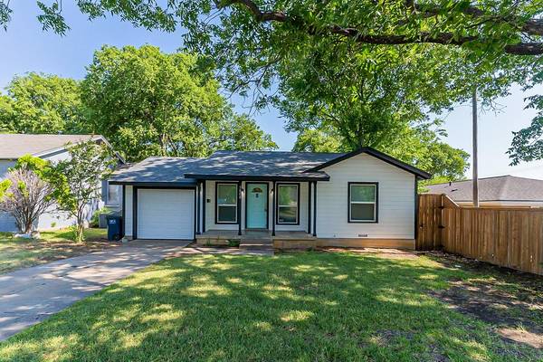 5808 Locke Avenue, Fort Worth, TX 76107