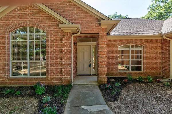 5734 Victor Lane, Fort Worth, TX 76140