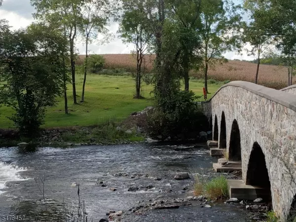 12 Brugler Rd, Knowlton Twp., NJ 07832