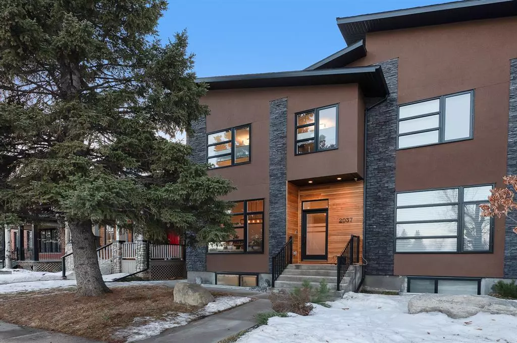 Calgary, AB T3E 2A3,2037 26 ST SW