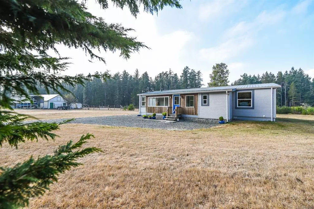 Comox, BC V9M 3T9,519 Southwind Rd