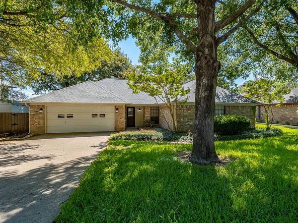 7812 Red Oak Street, North Richland Hills, TX 76182