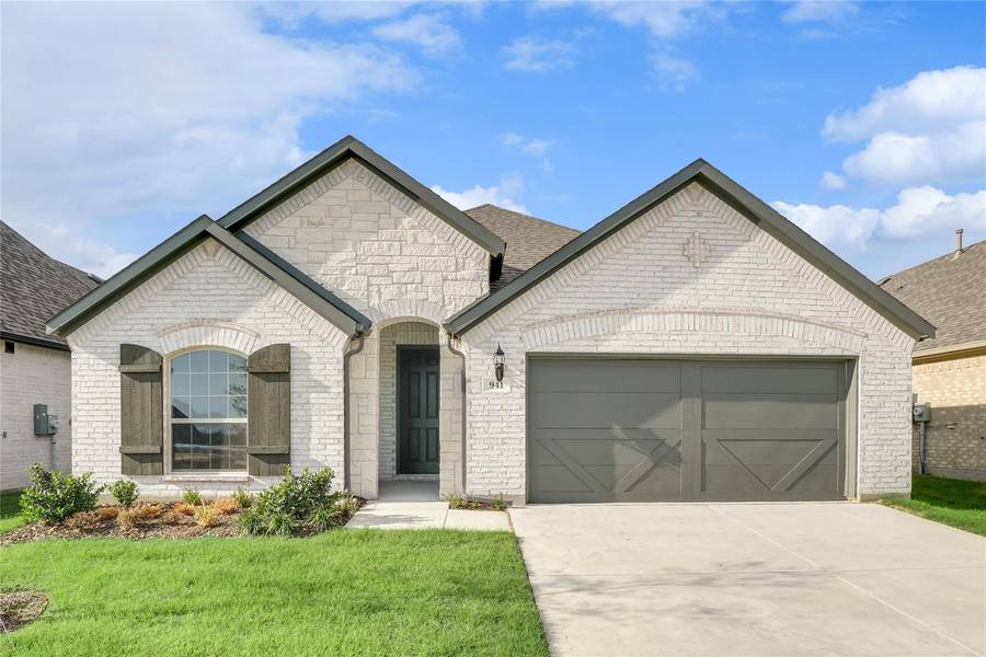 941 Rosebay Drive, Fort Worth, TX 76247