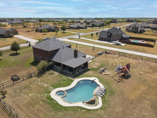 430 Ridgecrest Place, Sanger, TX 76266