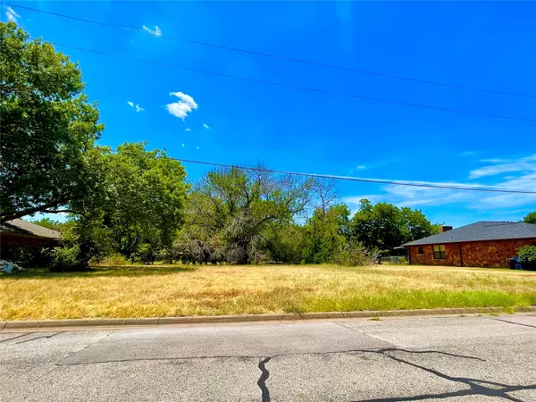 1109 3rd Street, Granbury, TX 76048