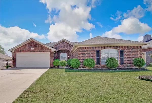 6103 Rising Meadow Drive, Arlington, TX 76018