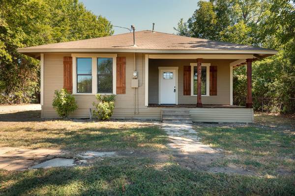 701 S Dallas Street, Rice, TX 75155