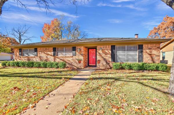 817 Deleon Street, Denison, TX 75020