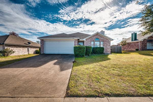 216 Los Angeles Drive, Glenn Heights, TX 75154