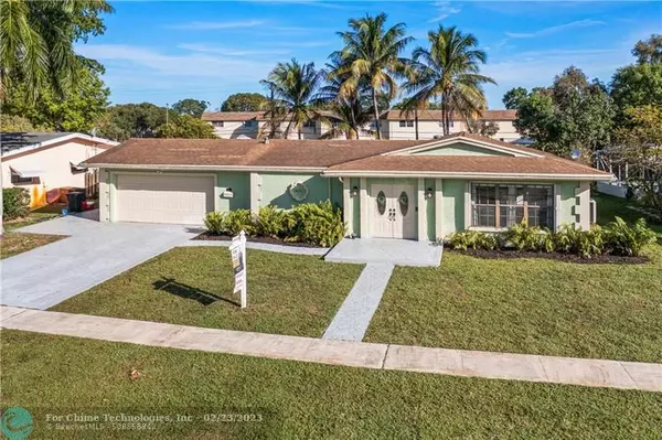 4651 NW 8th Dr, Plantation, FL 33317