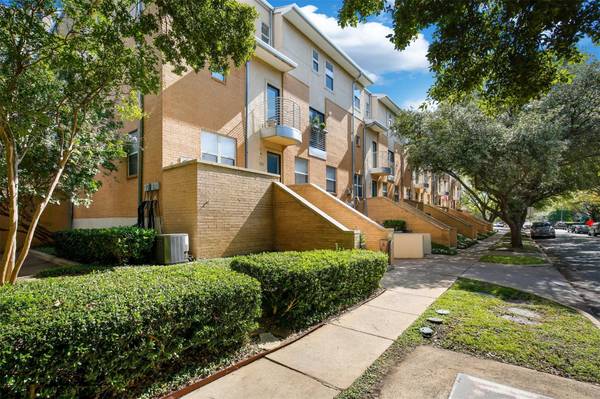 3922 Gilbert Avenue #205, Dallas, TX 75219