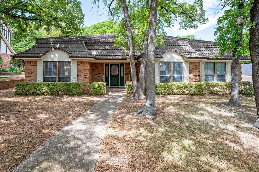 812 Firewheel Trail, Fort Worth, TX 76112