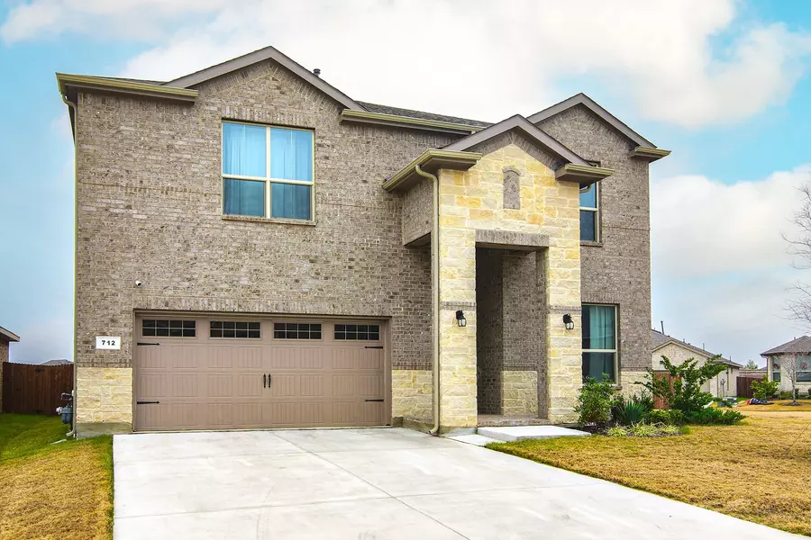 712 Crabapple Drive, Glenn Heights, TX 75154