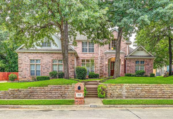 8928 Thornberry Drive, North Richland Hills, TX 76182