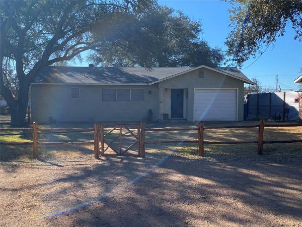 105 Oak Avenue, Harper, TX 78631