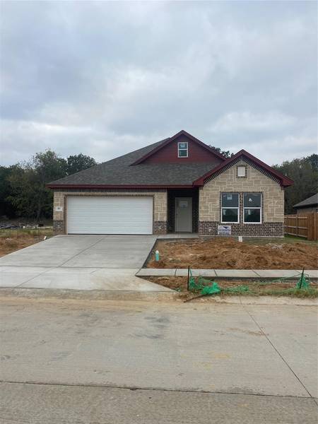 405 Titus Drive, Springtown, TX 76082