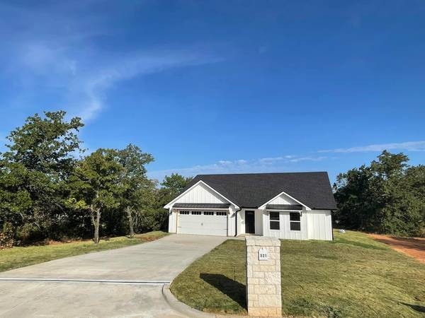 321 Summit Drive, Mineral Wells, TX 76067