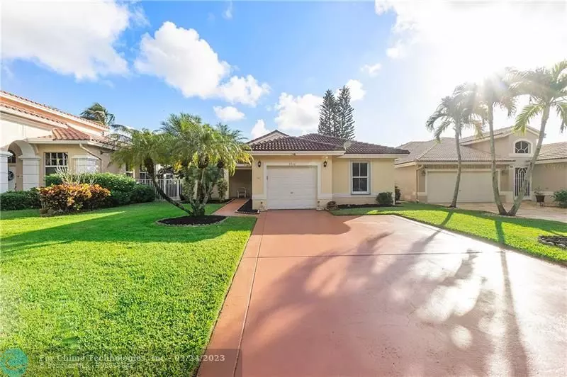 3710 Coco Lake Dr, Coconut Creek, FL 33073